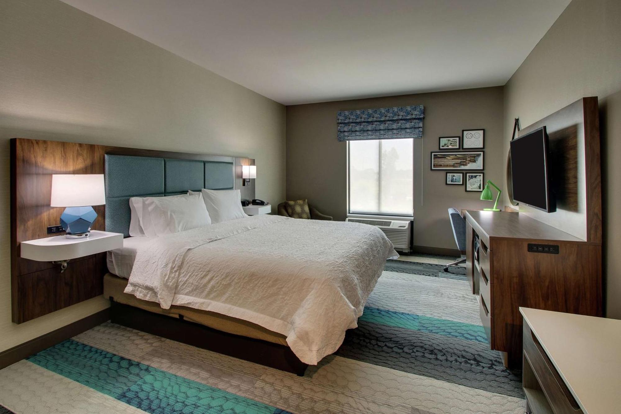 Hotel Hampton & By Hilton Southport